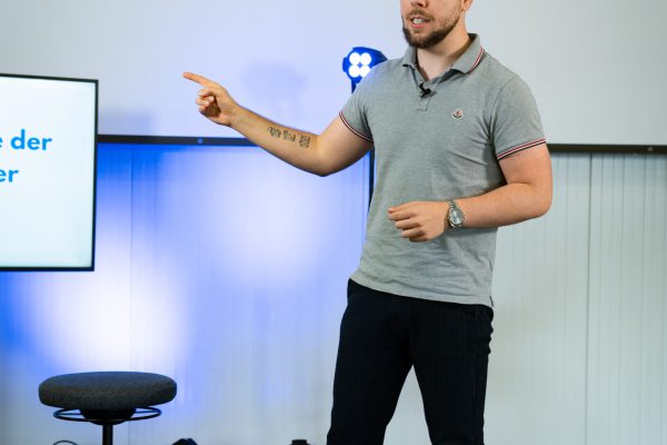 Julian Mahnken Vortrag